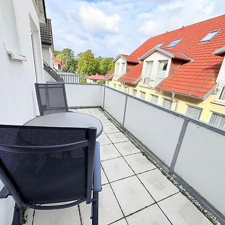 Ostsee-buhne - Mit Balkon Und Baecker Nebenan 바베
